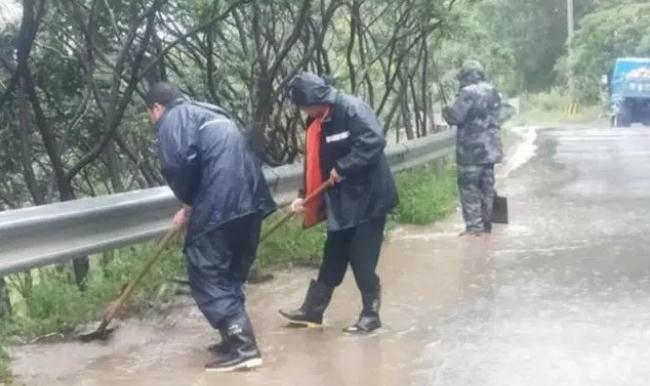 昌平區十三陵鎮舉辦防汛應急演練 全力以赴筑牢群眾&ldquo;安全堤&rdquo;