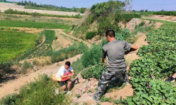 擼起袖子加油干,風(fēng)雨無阻向前行|西平樂鄉(xiāng)開展防汛應(yīng)急演練活動